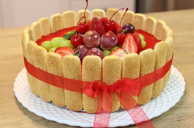 Receita de Torta Charlotte de Frutas